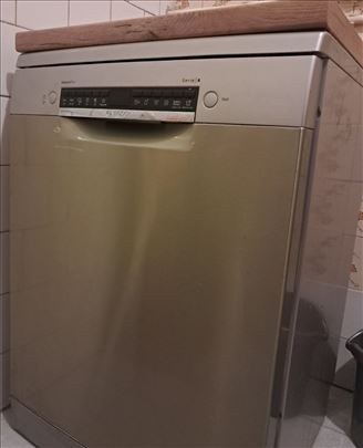 Bosch mašina za sudove