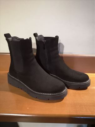 Crne Chelsea antilop čizmice broj 38