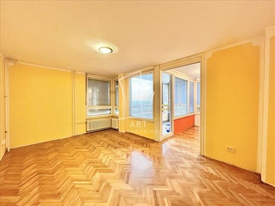 Galenika, funkcionalan stan 50m2 ID#12562