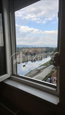 Izdaje se stan u blizini keja !