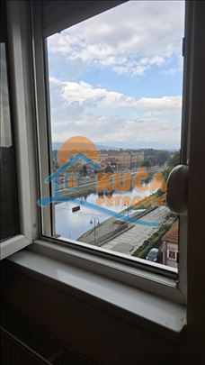 Izdaje se stan u blizini keja !