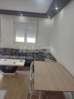 Izdajem stan na Altini 43m2