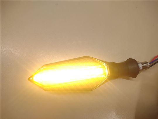 LED Zmigavci za motor – Plivajuci