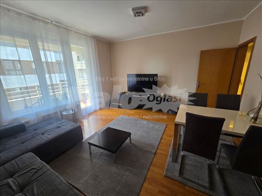 Moderno opremljen stan na Zvezdari - Odmah useljiv