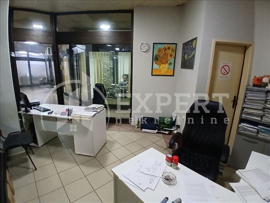 Odličan lokal u Dušanovom Bazaru, 16m2