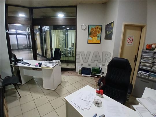 Odličan lokal u Dušanovom Bazaru, 16m2