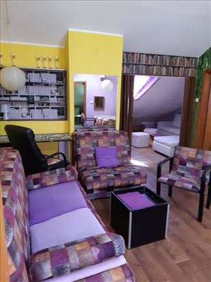 Trosoban stan u potkrovlju, 45m2,Podbara,Stevana M