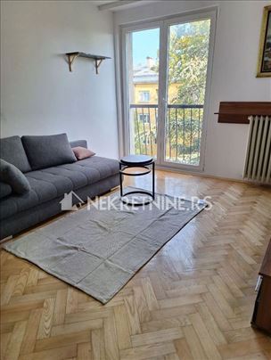 3.0 Zemun trosoban stan u zgradi