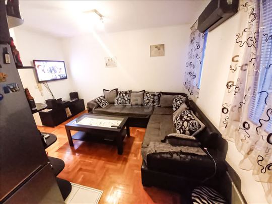 50+22m² na Karaburmi – troiposoban stan sa tavanom