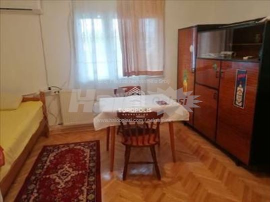 Banovo brdo,nameštena garsonjera