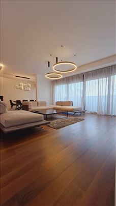 Cena sa troskovima,4.0,lux,2 garazna mesta