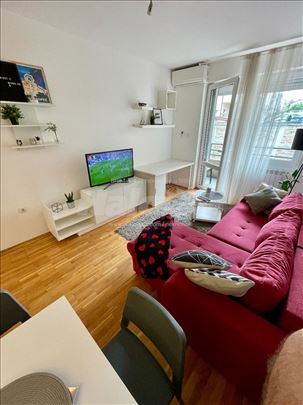Dvosoban stan za izdavanje, Stari Đeram, 650€, 50m