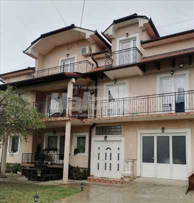 Izdaje se nov stan 100m2 sa prelepim  pogledom..