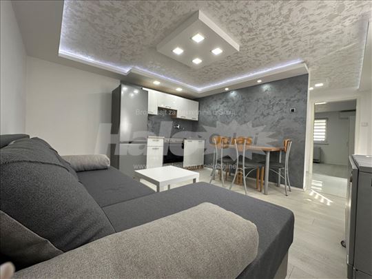 Izdajem jednosoban stan Karaburma 400 eur 
