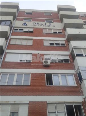 Izdajem stan na Crvenom pevcu