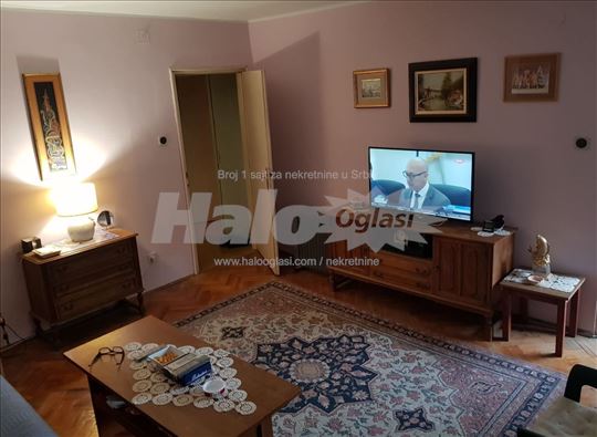 Izdajem stan u centru Beograda