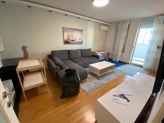 Izuzetan, prostran 2.0 stan 68m2, Belville