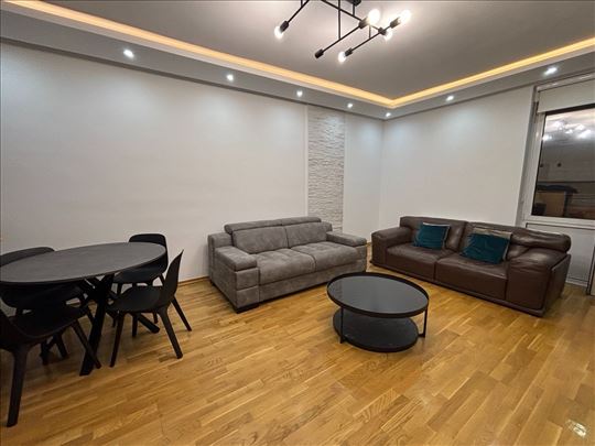 Lep stan u Park apartmanima sa garažom, ID 5250