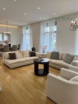 Lux penthouse sa 2 garažna mesta, West 65