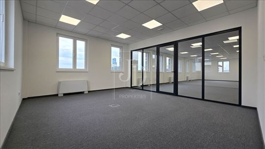 Poslovni prostor kod Novi Beograd 220m2