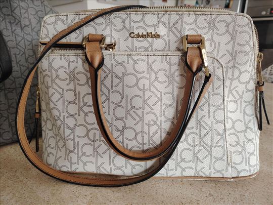 Prodajem Calvin Klein torbu