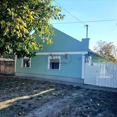 Srbobran, Turija, Lepa komforna kuća sa manjim dvo