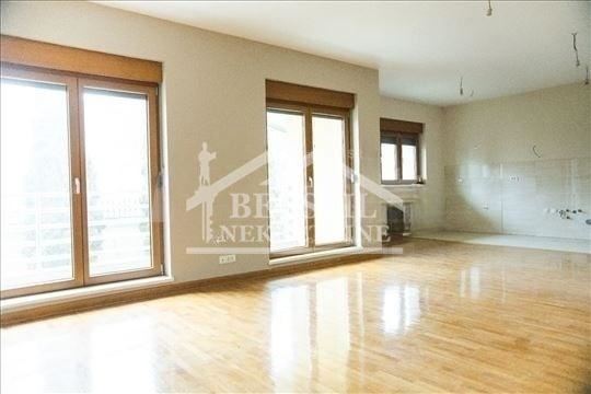 Zemun - Gornji grad - 453m2+145m2(garaže)na 8,7ari