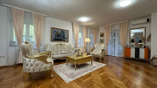 Zemun, renoviran, komforan, ID 24936