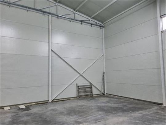 Zemunska, Ugrinovci, magacin, 240m2