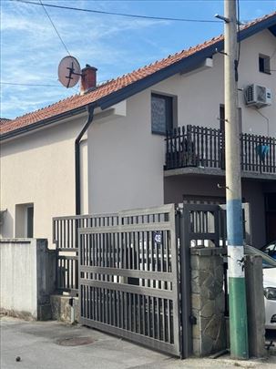 Altina, stambeno-poslovni objekat, 239m2
