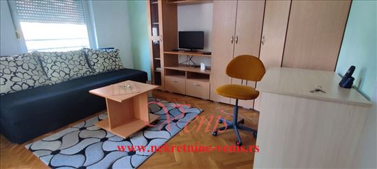 BULEVAR ul. Novosadskog sajma 25 m2 - 300 Evra