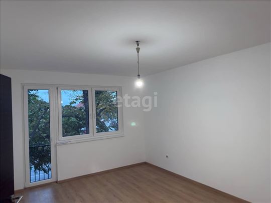Dvosoban stan u Zemnu 59m²