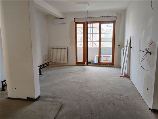 Ilindenska Kluz Zvezdara 70 m2 3,0 1/3 EG