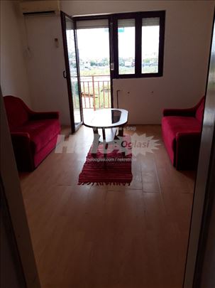 Izdajem 2-sobni stan u Borči kod Rode