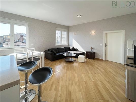 Izuzetan stan u centru grada