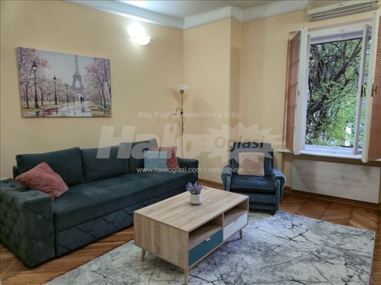 Lep mali salonac 45m2 kod Vuka