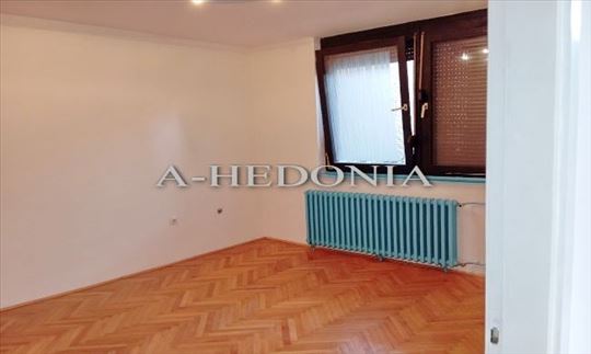 Mirijevo, 16. oktobra, 2.5, renoviran