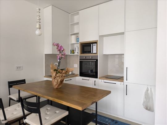 Novi Beograd, Lastavice, studio, LUX, Useljiv