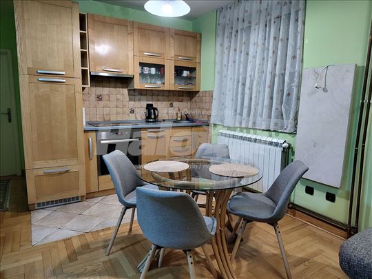 Odličan stan 52m2 Vukov spomenik