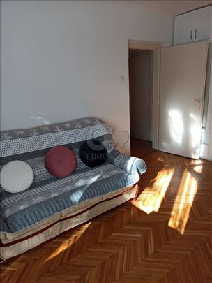 Odličan stan u samom centru Rume