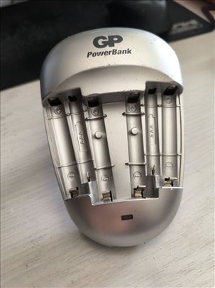 Punjac baterija, GP PowerBank, nov