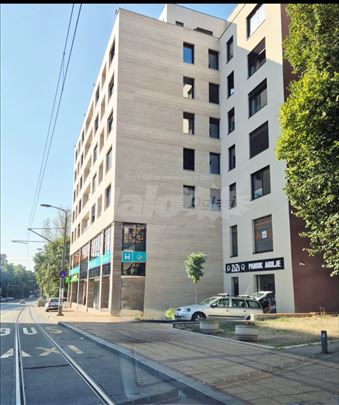 Stan-poslovni prostor 80m2 i garaža Požeška