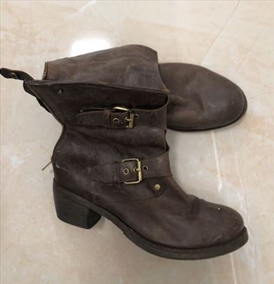 Udobne fine braon kožne čizme