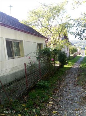 Vrdnik 2 kuće na placu kod termala Hitno