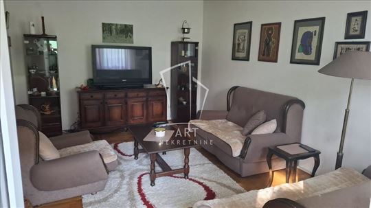 2.5 stan u mirnom naselju ID#12606