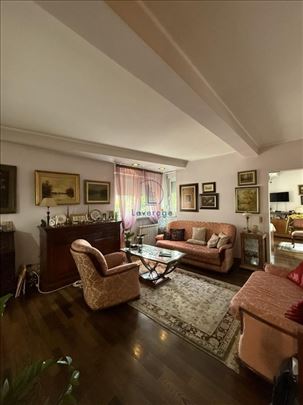 Autokomanda, 64 m2 sa garažnim mestom