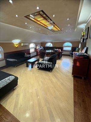 Banjica, odličan poslovni prostor 700m2, izdavanje