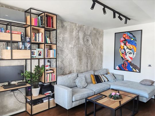 Blok 23, 75 M2, Renoviran, 2.5,Miran, Sveta, Lođa