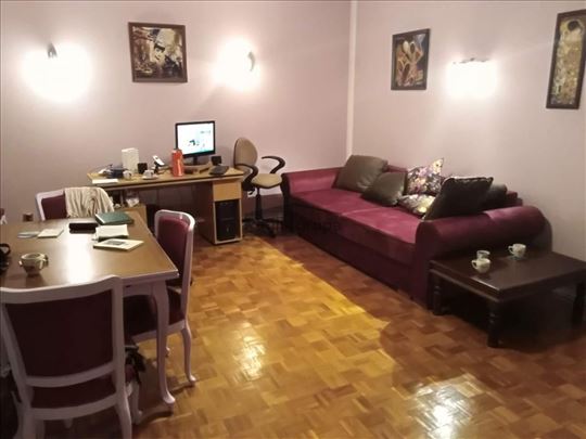 Četvorosoban stan – Blok 30, Novi Beograd – 100 m²