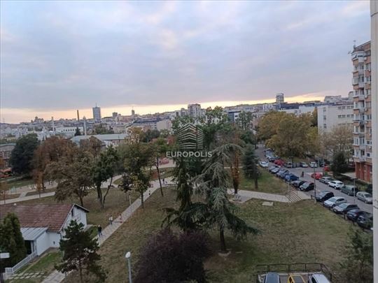Dorćol, retka prilika, trostrano orijentisan 3.0 s